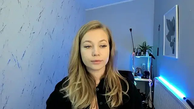 Freechat holly_xglam on StripChat