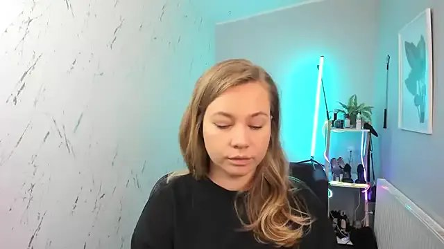 Freechat holly_xglam on StripChat