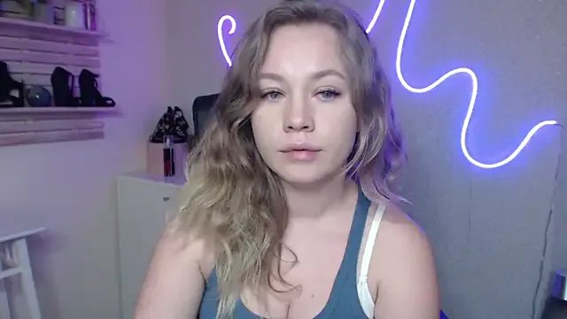 Freechat holly_xglam on StripChat