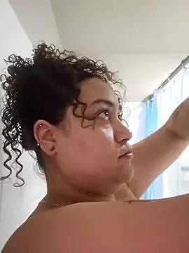 Freechat honeeyyy_pot on StripChat