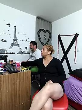 Freechat hotandfierylatinos2023 on StripChat