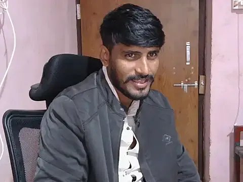 Freechat HotXKrish on StripChat