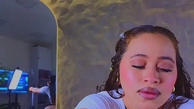 Freechat Isa__Blanc on StripChat