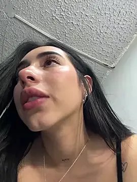 Freechat isabella_jade on StripChat