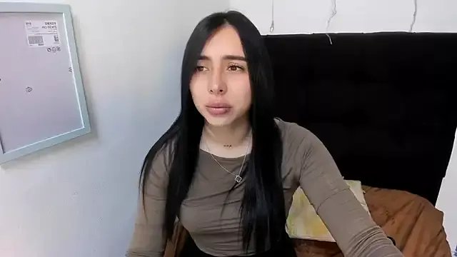 Freechat isabella_jade on StripChat