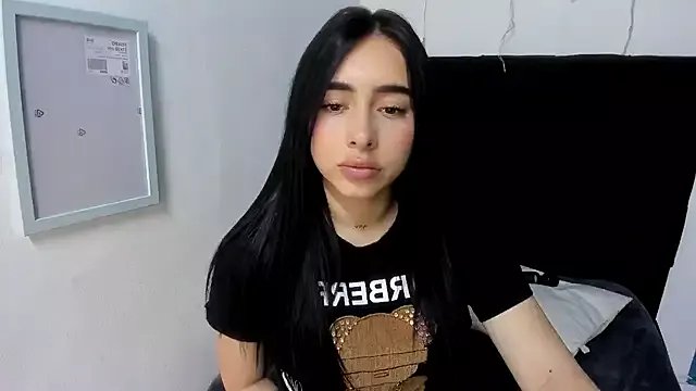 Freechat isabella_jade on StripChat