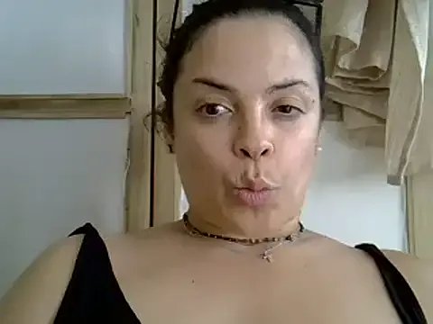 Freechat ITALIANASISIXX on StripChat