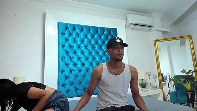 Ivan_and_Sarha — slow kiss