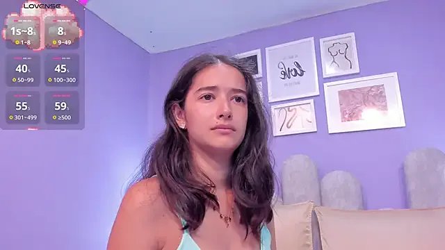 Freechat Ivy_petit on StripChat