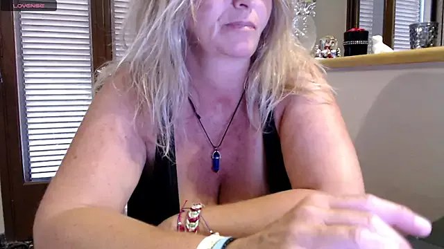 Freechat JennaDeluxe on StripChat