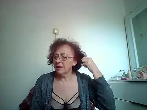 Julia54391 — Private on StripChat