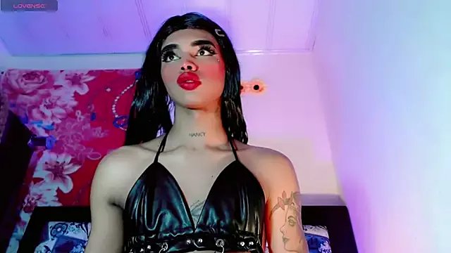 Freechat jymena_xxx on StripChat