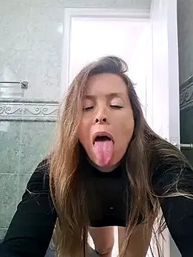 karina_warthon on StripChat