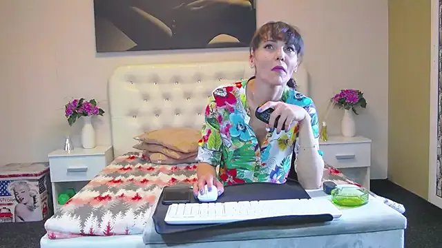 KathiaLust on StripChat