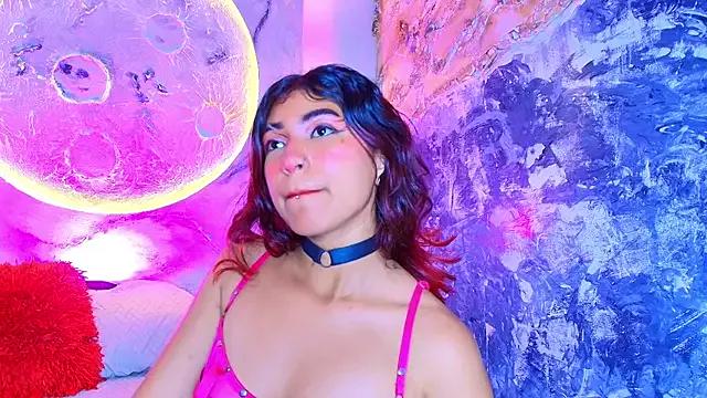 Freechat katierouge_ on StripChat