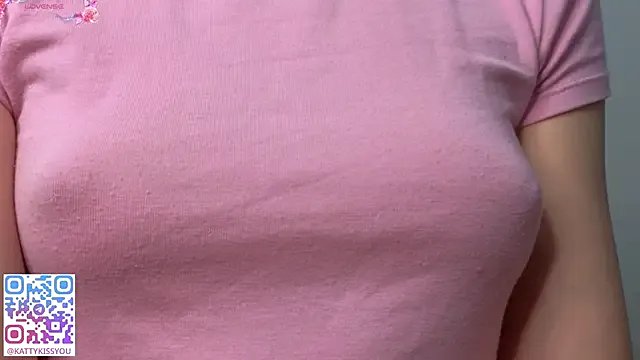 Freechat KattikissWiu on StripChat