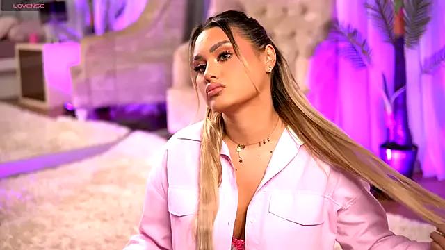 KayaAzur on StripChat 