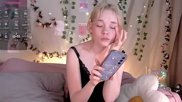 Freechat Kellybbface on StripChat