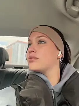 Freechat KikiWatson on StripChat