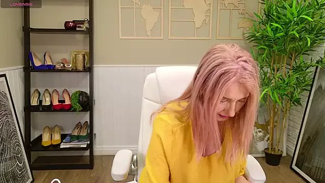 LadyLeea on StripChat