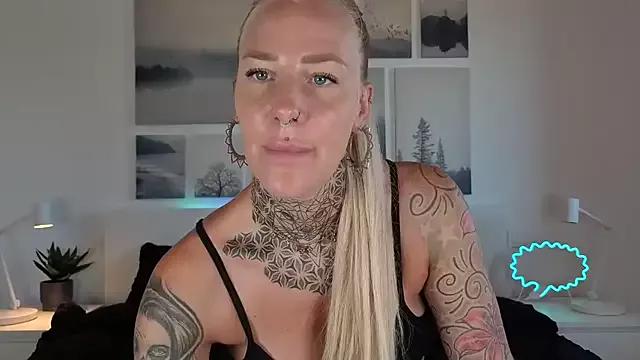 Freechat Lara-CumKitten on StripChat