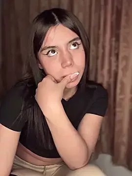 Freechat Laura-Khalifa on StripChat