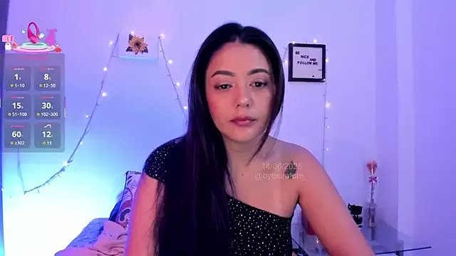 Freechat LauraToro_ on StripChat