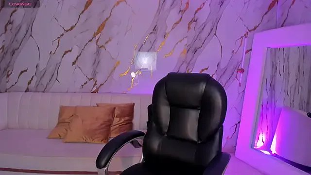 LexieWayne — Full naked & stockings n heels on