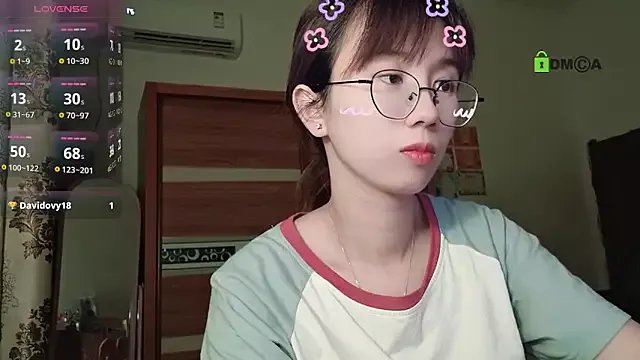 Lili_666 on StripChat 