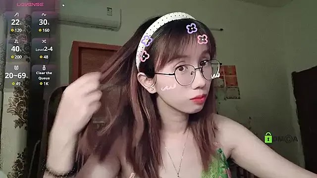 Lili_666 on StripChat 