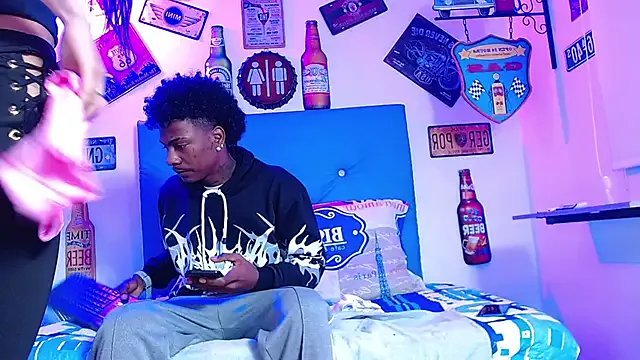 lili_roussi on StripChat 