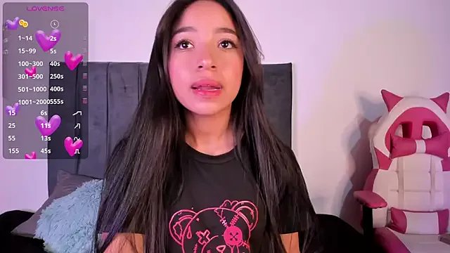 lillielover16 on StripChat 