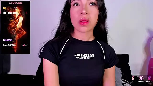 lillielover16 on StripChat 