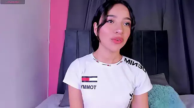 lillielover16 on StripChat 