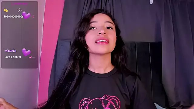 lillielover16 on StripChat 