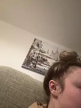 LilyLuck_ — oil my boobs and bum ;)