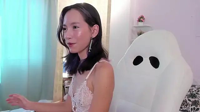 Freechat LilyThea on StripChat