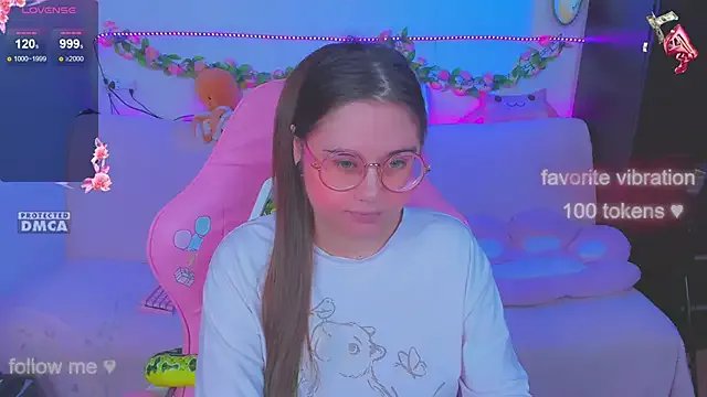 Lolisuccub on StripChat