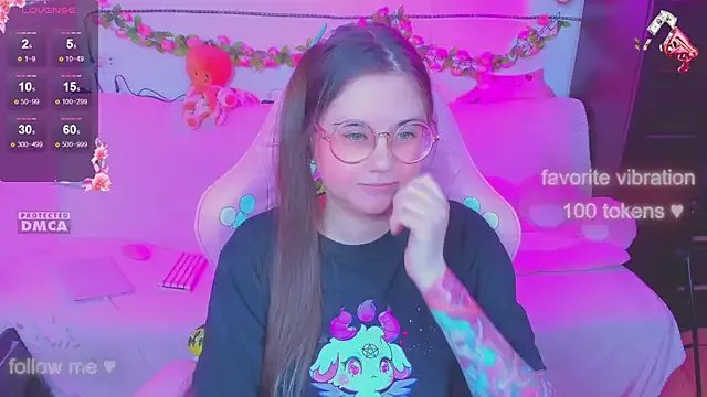 Lolisuccub on StripChat