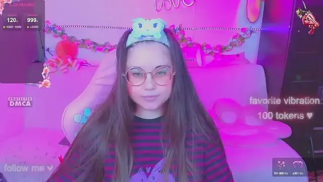 Lolisuccub on StripChat