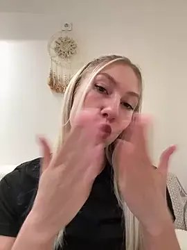 Freechat LuisaBecker on StripChat