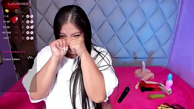 Freechat Luisanakoi777_ on StripChat