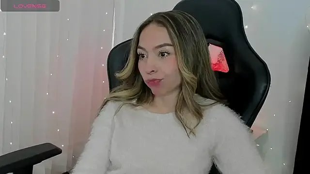 LuluuBerry — Blow kiss 