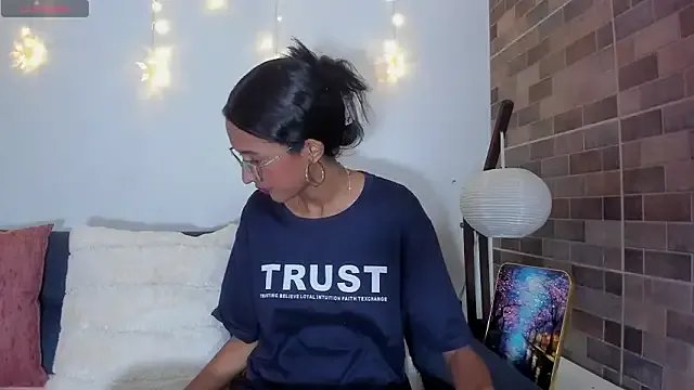 luna_valen — put myself on doggy style ;)