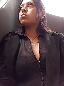 LunaHot_777 — Shows oil in ass