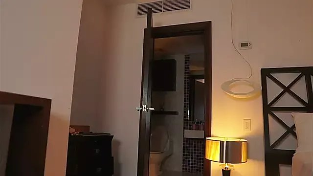 Freechat LunaMystyque on StripChat