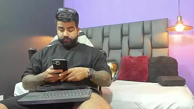 Freechat Lyon_vach on StripChat