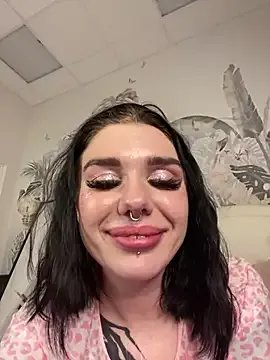 MaeveMoon on StripChat