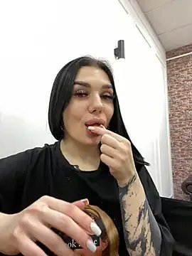 MaeveMoon — Blowjob on a dildo