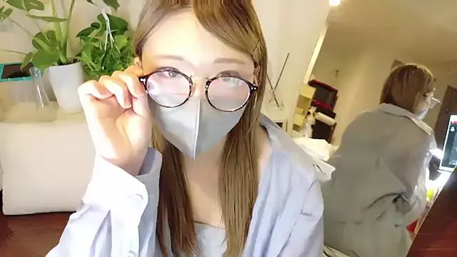 Freechat mami-pokoch on StripChat